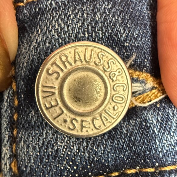 EUC Women's LEVI'S Boyfriend Distressed Low Rise Jeans | Size 27 - Picture 4 of 8